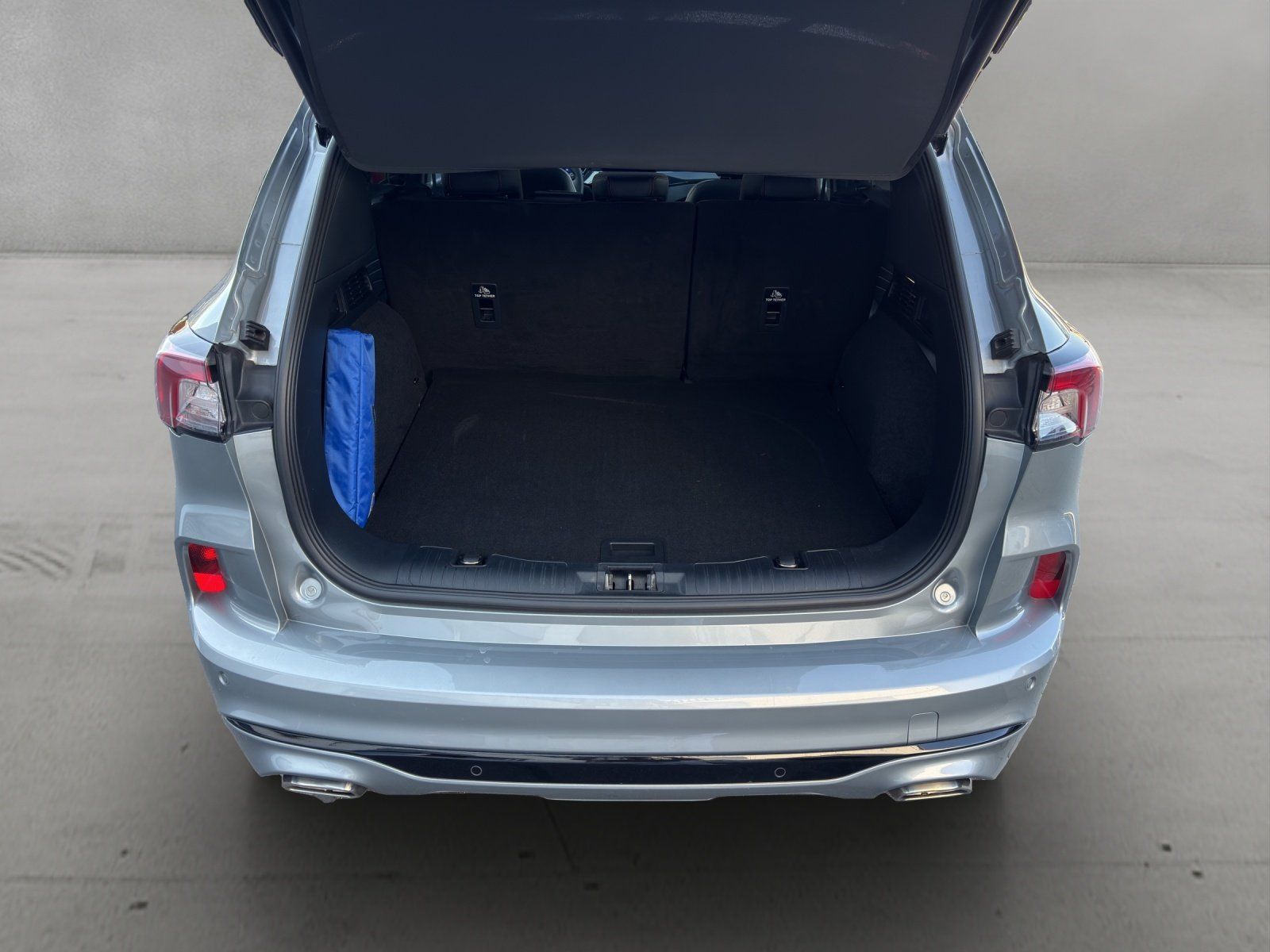 Fahrzeugabbildung Ford Kuga 2.5 FHEV ST-Line X Aut./AHK/GRA/KAMERA/PANO