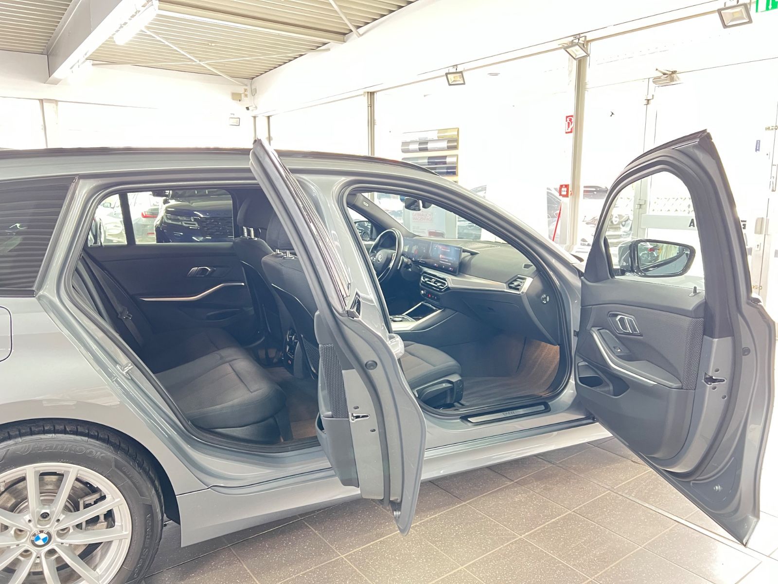 BMW 318 d Touring Driving Assistant+Parkassistent foto 9