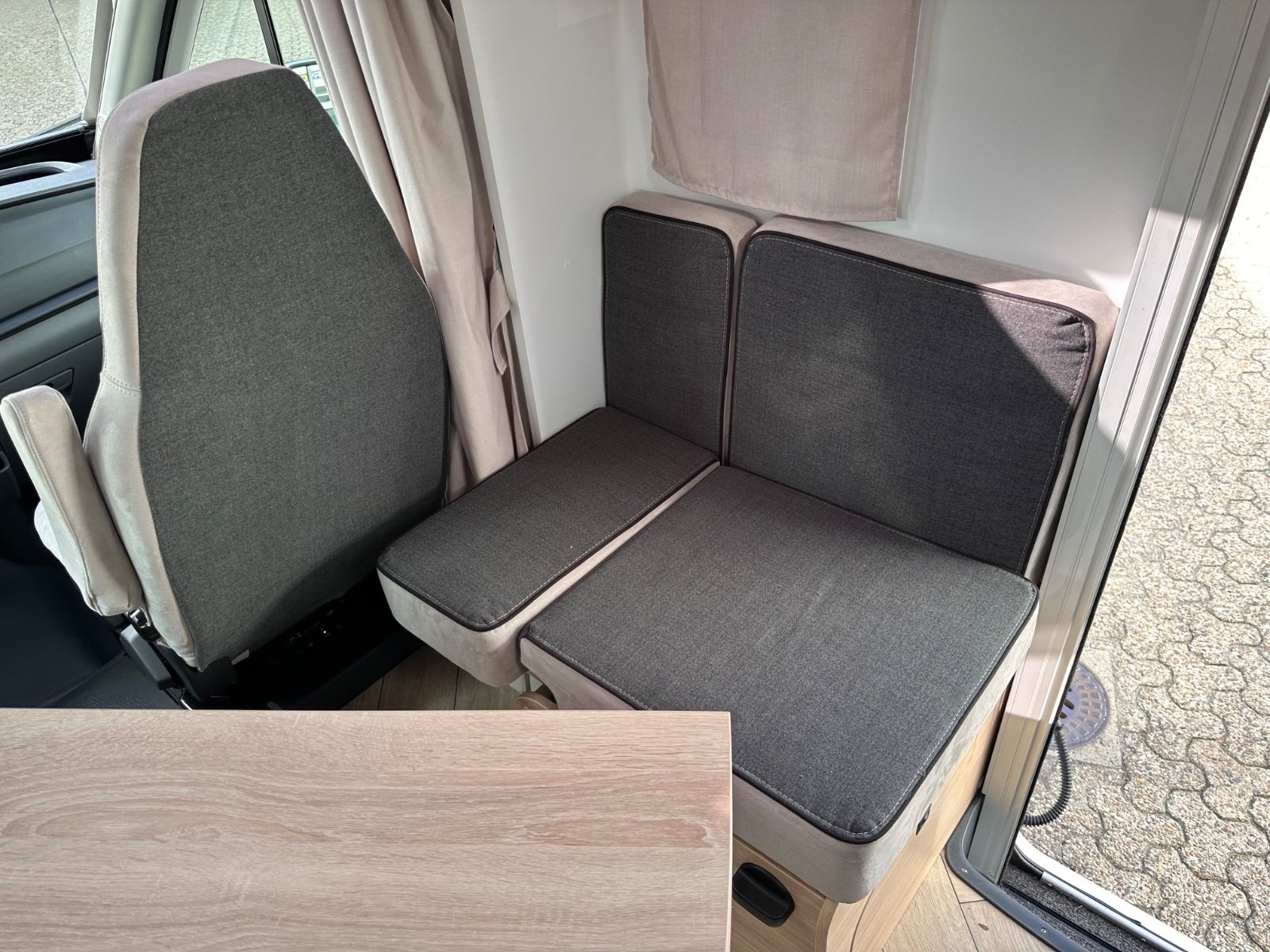Fahrzeugabbildung Challenger 337 GA Etape Edition M25 Automatik Arctic-Paket