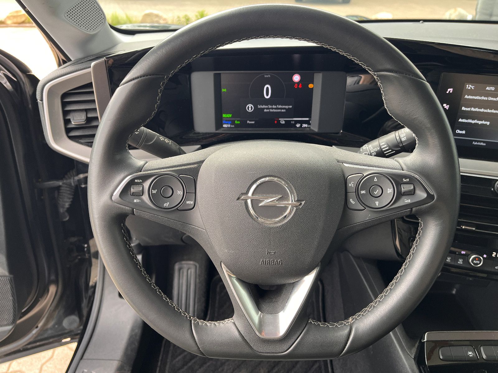Fahrzeugabbildung Opel Mokka e Elegance