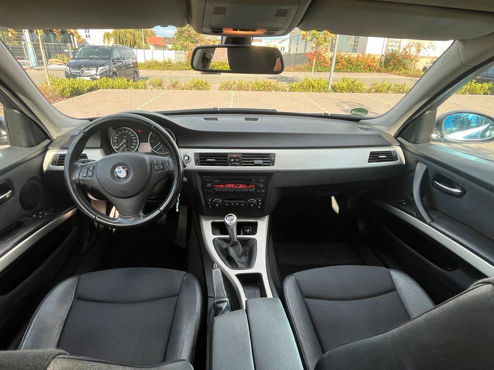 BMW 318 2006 — photo 14