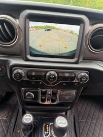 Jeep Wrangler - 12