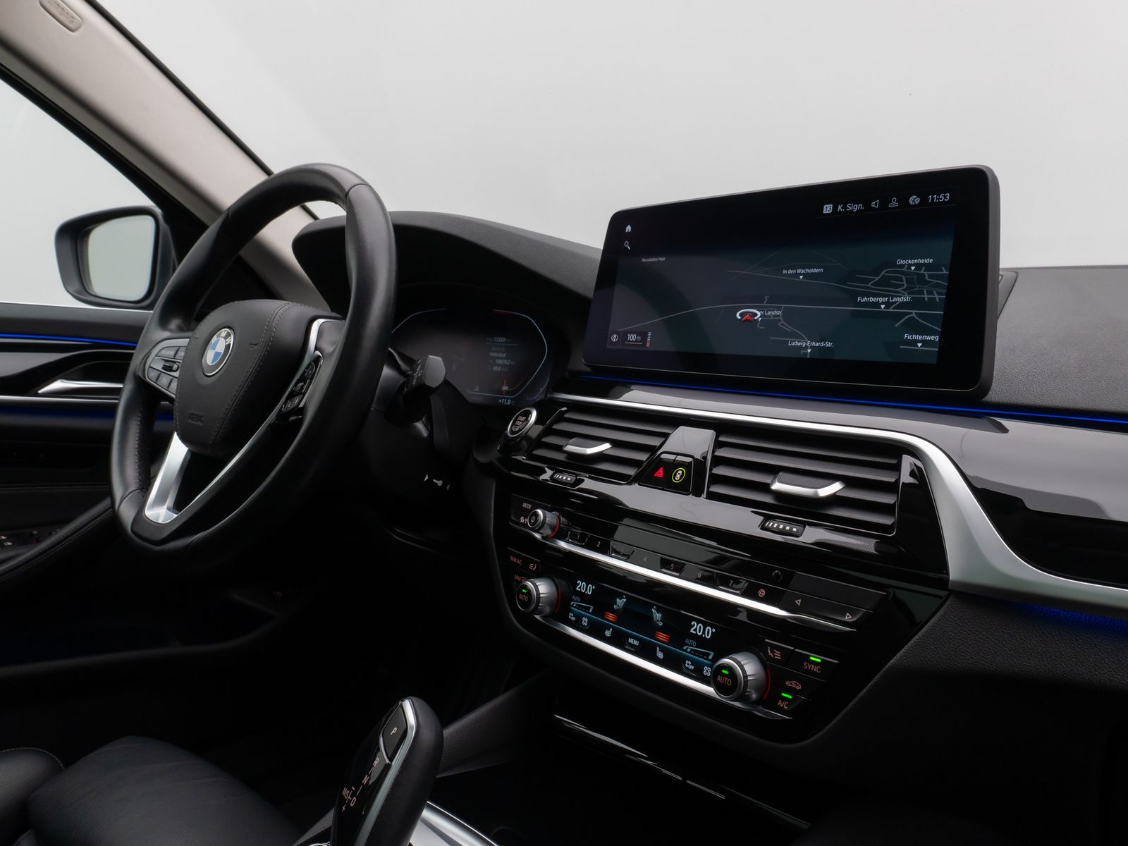 Fahrzeugabbildung BMW 530d Panorama Laser Kamera HUD DAB HiFi Komfort