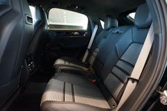 PORSCHE Cayenne GTS Coupé | Leichtbau Sport-Paket PORSCHE Cayenne GTS Coupé | Leichtbau Sport-Paket