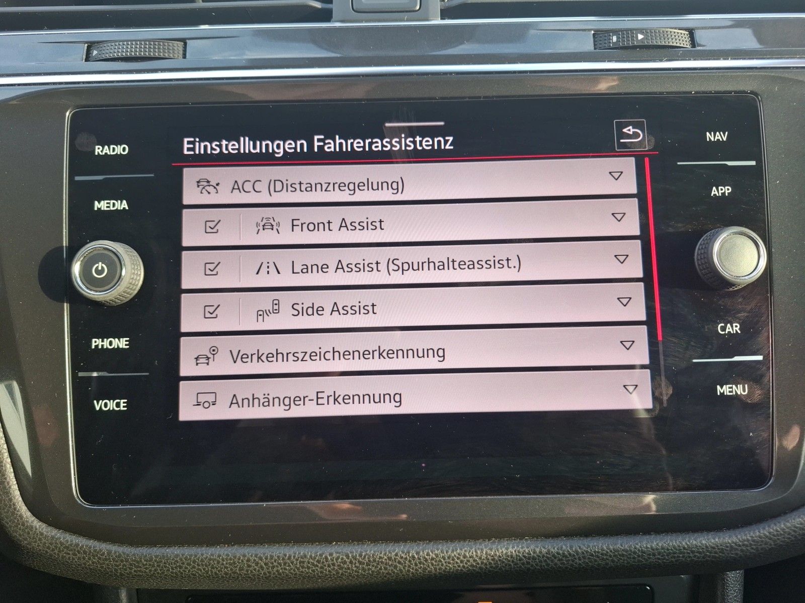 Fahrzeugabbildung Volkswagen Tiguan Allspace TDI R-Line DSG 4M Matrix AHK Nav
