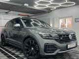 Volkswagen Touareg One Million 4Motion R-LINE/BLACK Op/VOLL - Volkswagen Touareg: Black