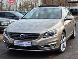Volvo S60 Lim. Summum *Schiebedach *Xenon *Navi *SHZ - Volvo S60 Summum mit Benzin-Antrieb