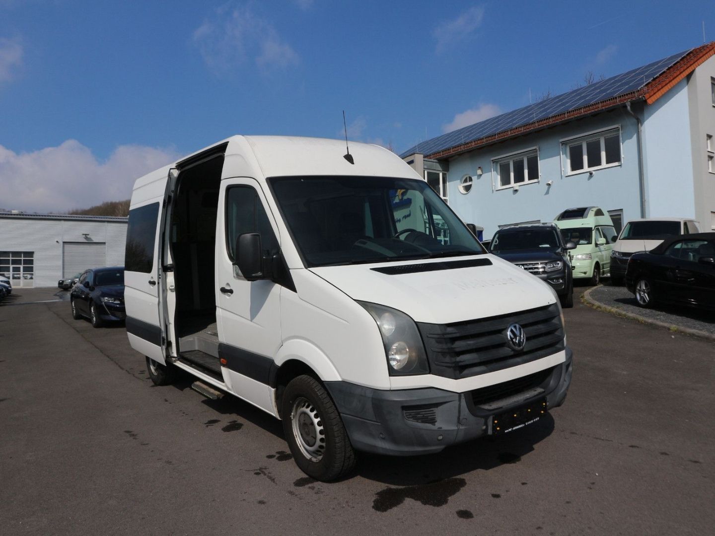 Fahrzeugabbildung Volkswagen Crafter 35 Behindertengerecht Rollstuhl-Rampe