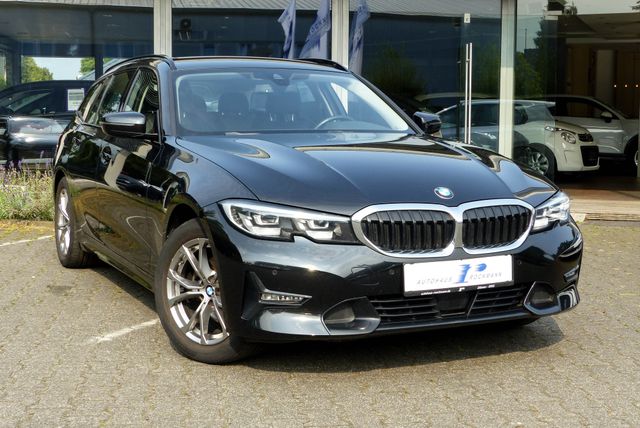 BMW 320i touring sport line Aut. Navi AHKschwenk. PD