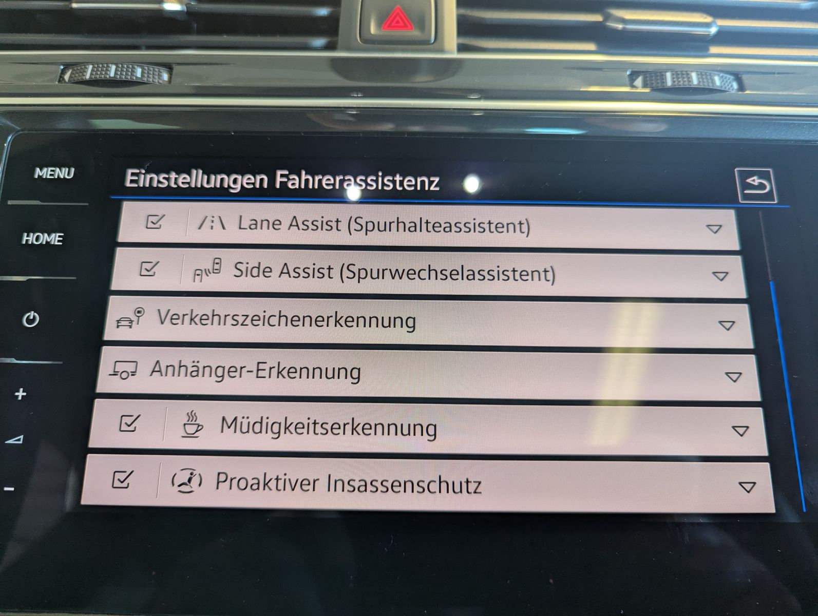 VW Tiguan 2.0 TDI DSG R-Line Matrix Pano HUD AHK 20 - Image 32