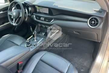 Alfa-Romeo Stelvio - 11