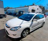 Hyundai i30cw 1.6 CRDi  gepflegter Kombi ... - Hyundai i30 aus 2012 mit Diesel-Antrieb: Kombi