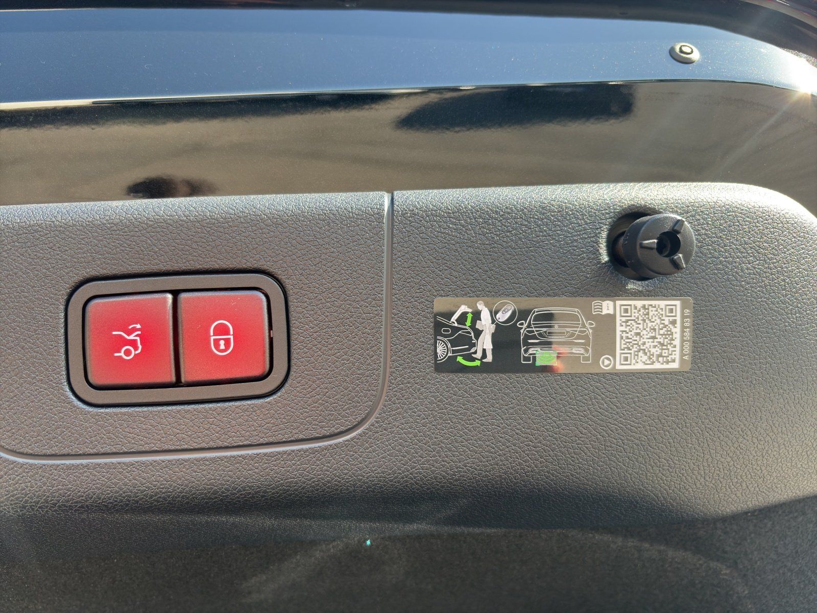 Fahrzeugabbildung Mercedes-Benz CLA 220 AMG HeadUp PANO Burmester KeyGo 360 MLED