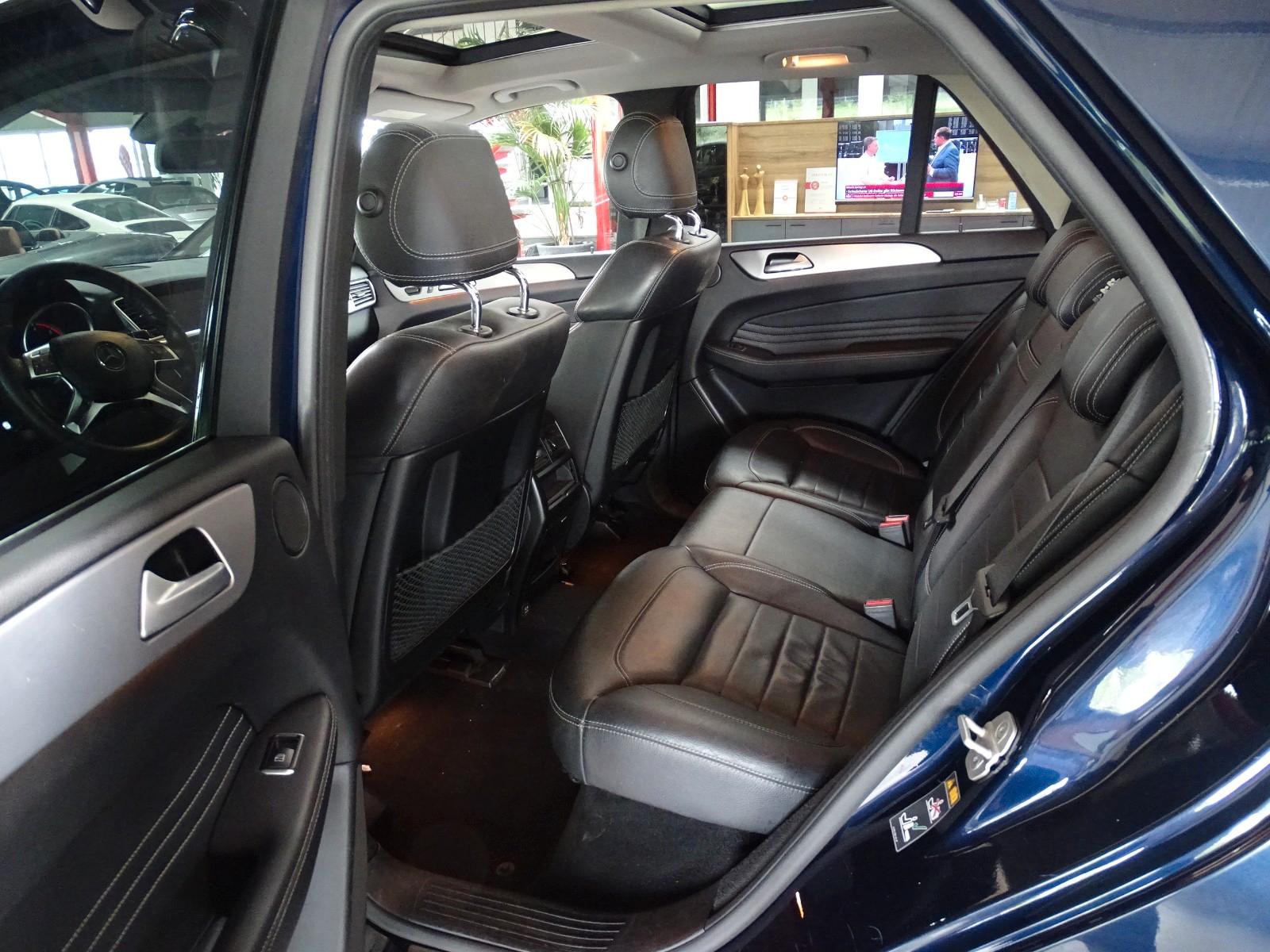 Mercedes-Benz ML 350 CDI BlueTec 4Matic*AHK+PANO+LEDER