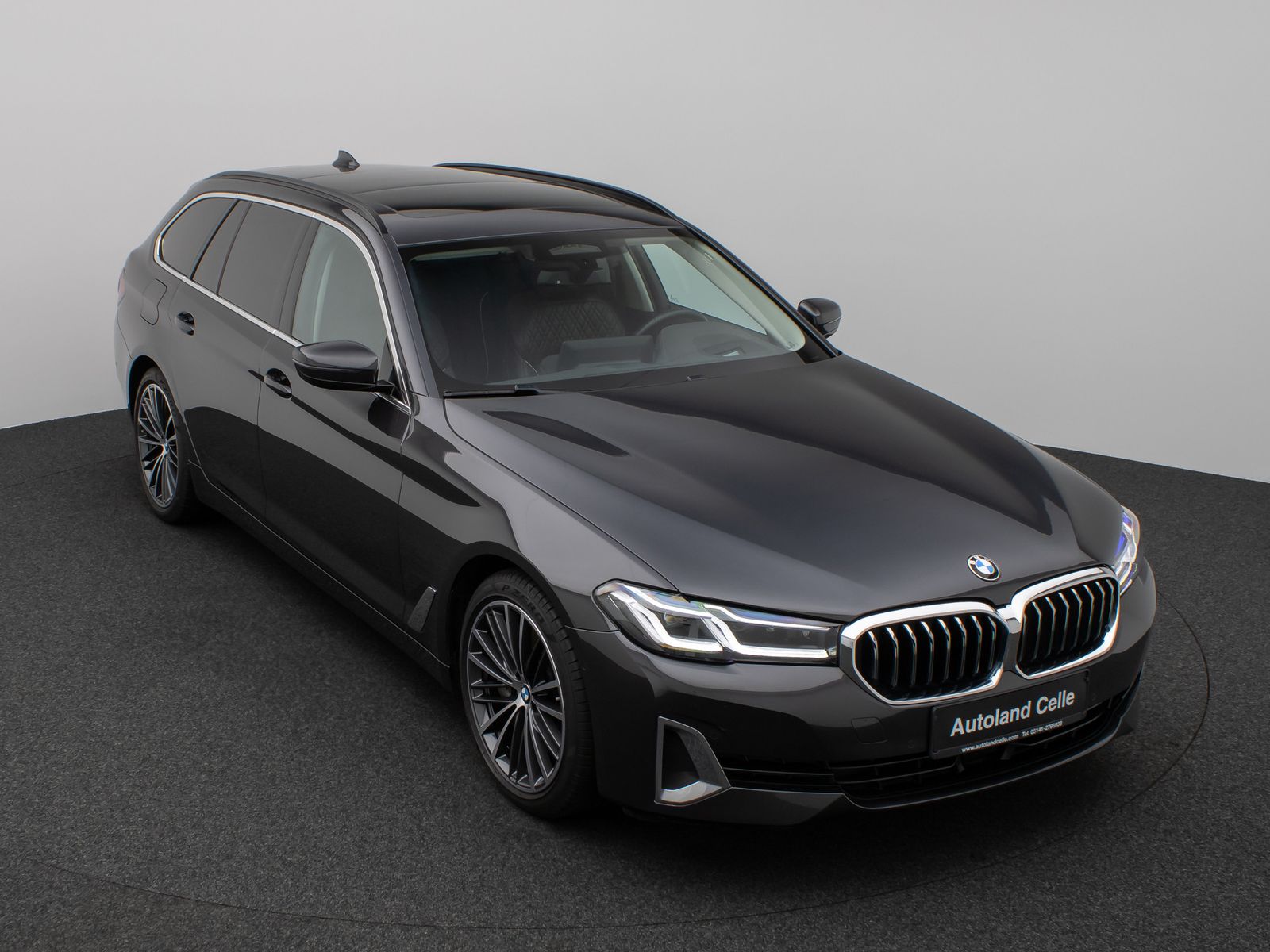 Fahrzeugabbildung BMW 530d xD Luxury Line Panorama HUD Individual 19Zl
