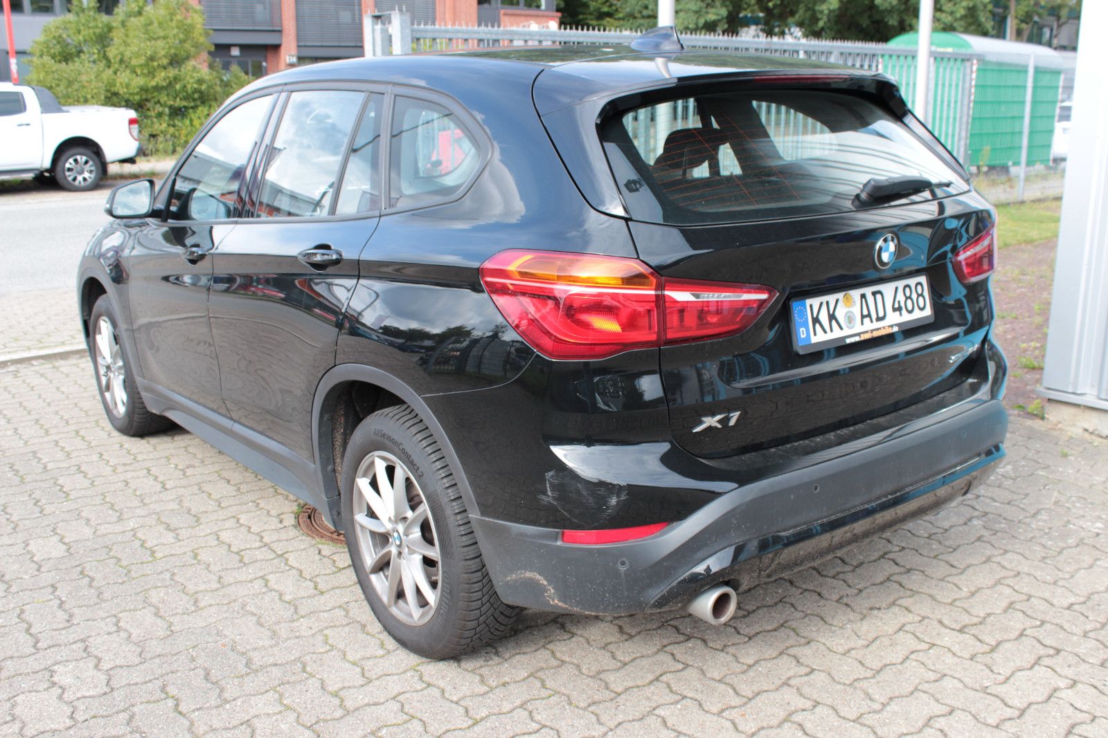 Fahrzeugabbildung BMW X1 sDrive 18 i