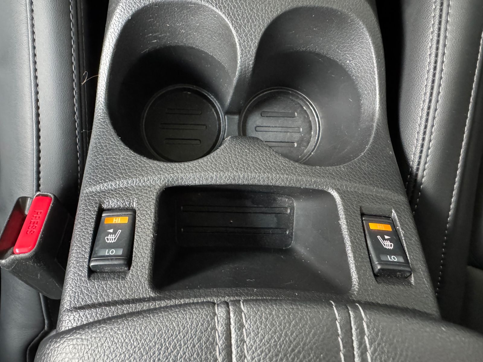 Fahrzeugabbildung Nissan Qashqai Akari PANO RFK AHK NAVI ALU