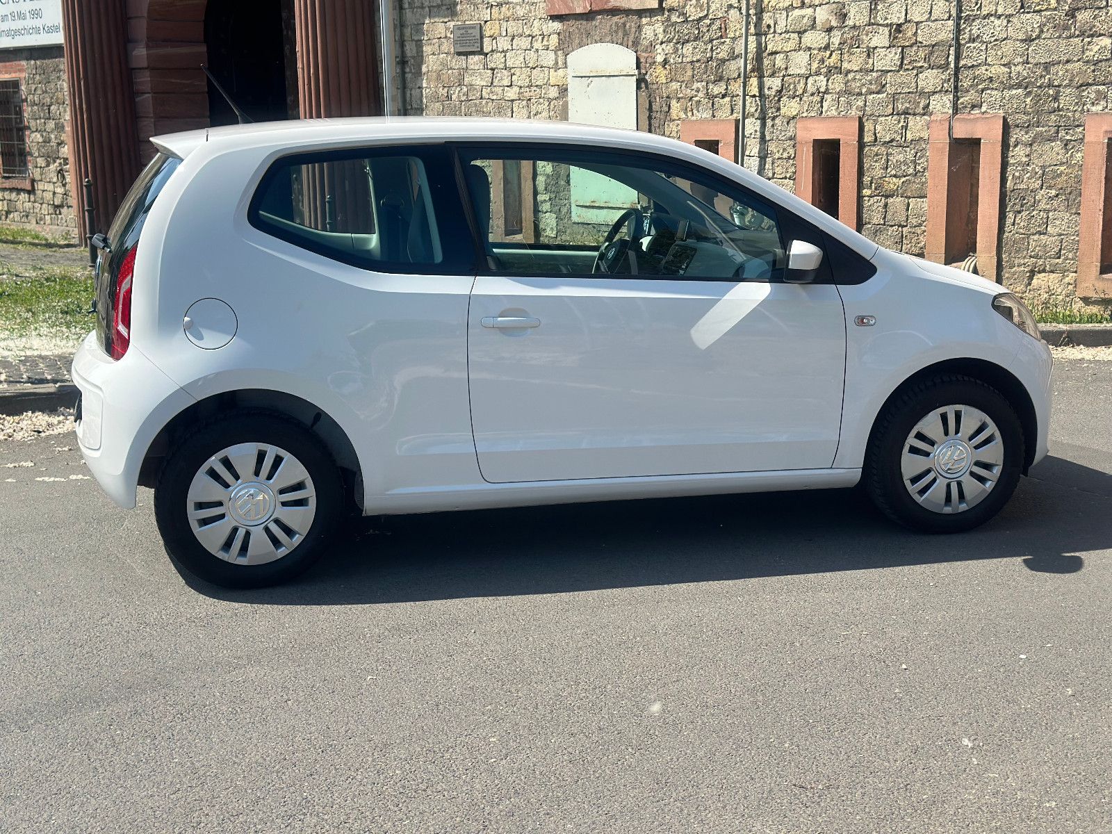 Fahrzeugabbildung Volkswagen up! MOVE*1.HAND+NAVI+SITZHEIZUNG*
