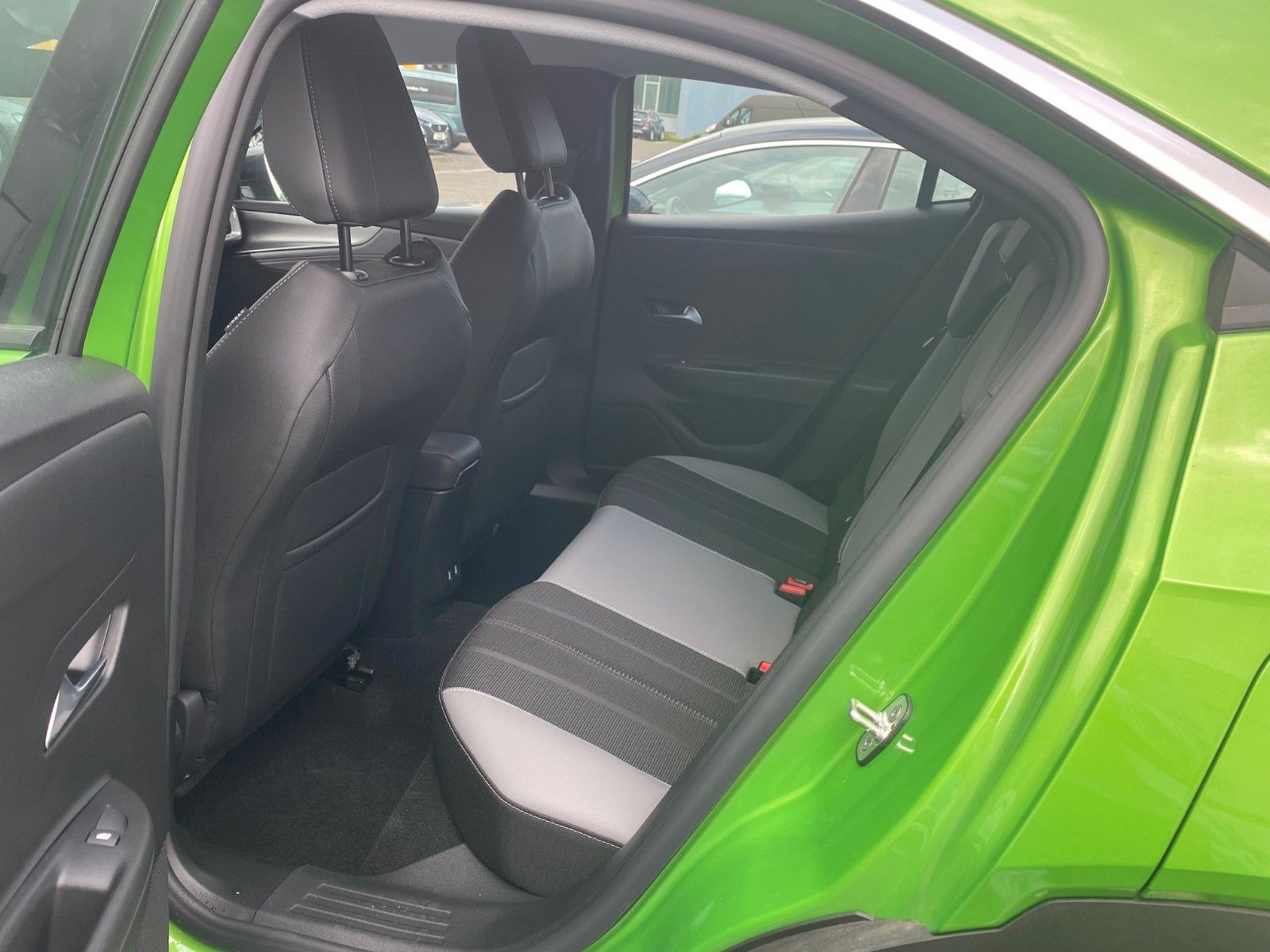 Fahrzeugabbildung Opel Mokka 1.2 Turbo 74kW Edition+ACC+LED+APP CONNECT