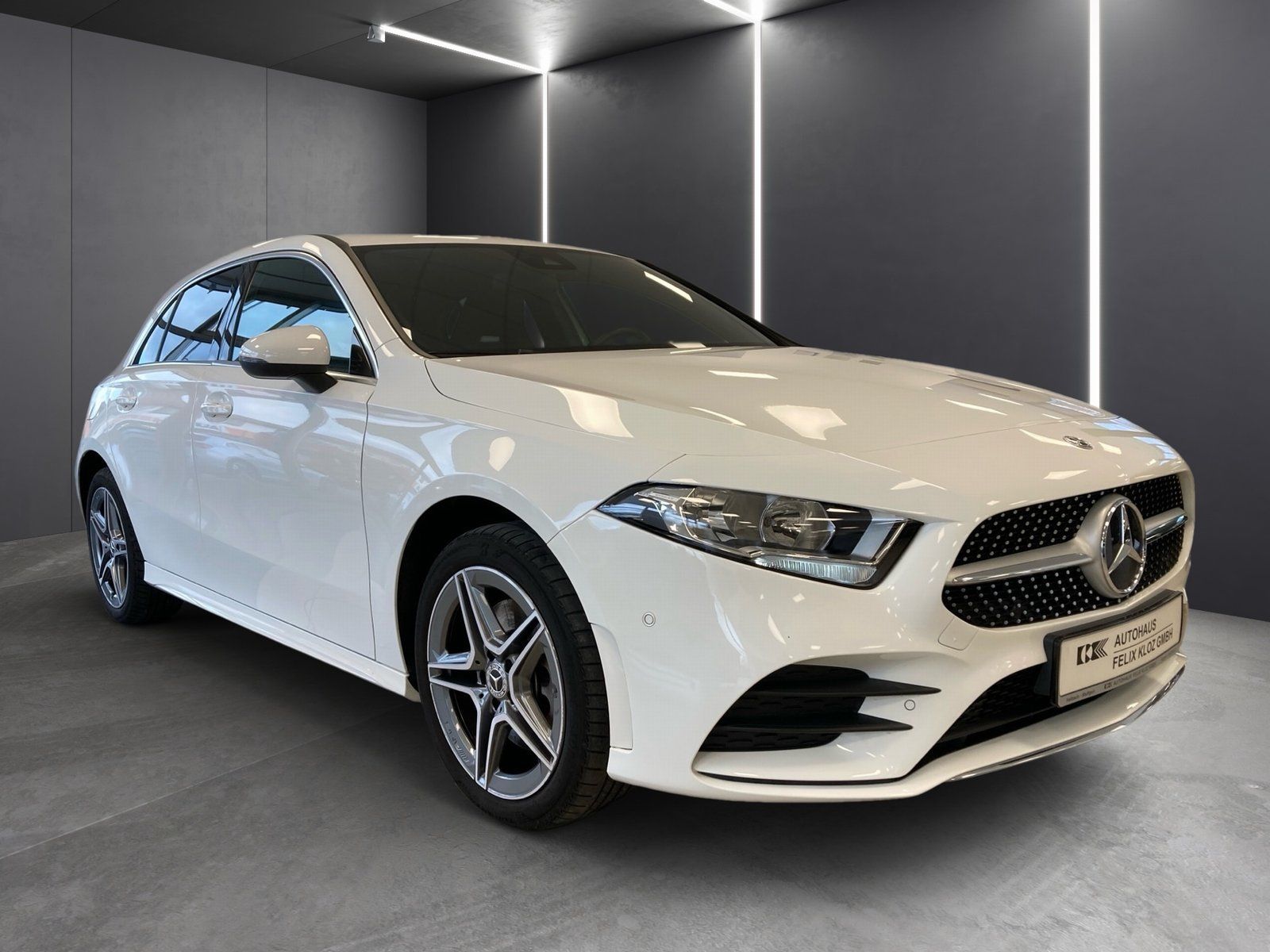 Fahrzeugabbildung Mercedes-Benz A 250 e AMG*LED*CarPlay*MBUX-HighEnd*Parktronic*