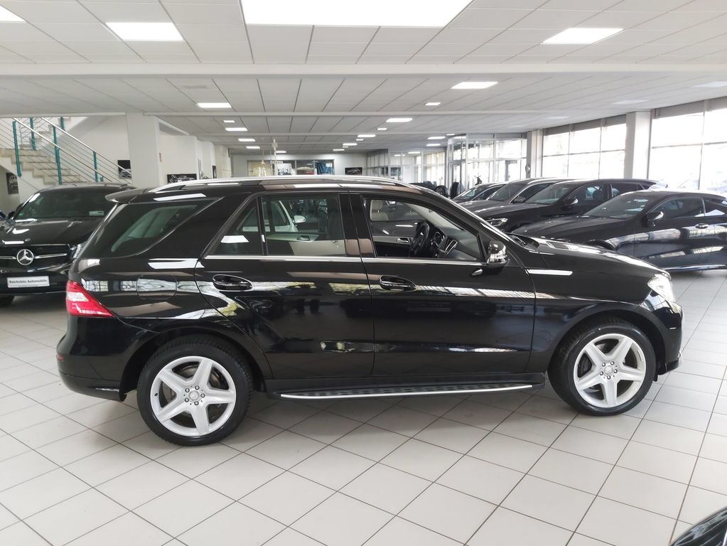 Mercedes-Benz ML 350 CDI AMG DISTR TOTW KAMERA COMAND LEDER