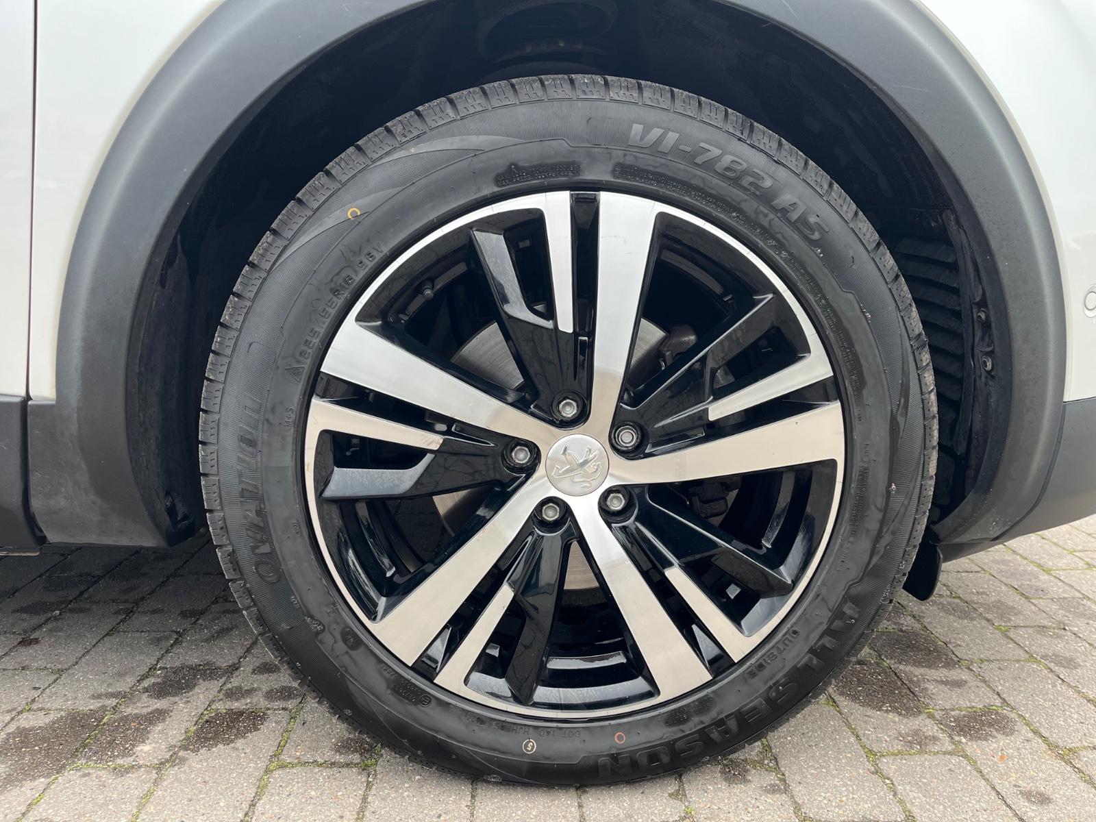 Peugeot 3008 GT 2.0 HDI Blue Panorama-Dach Automatik