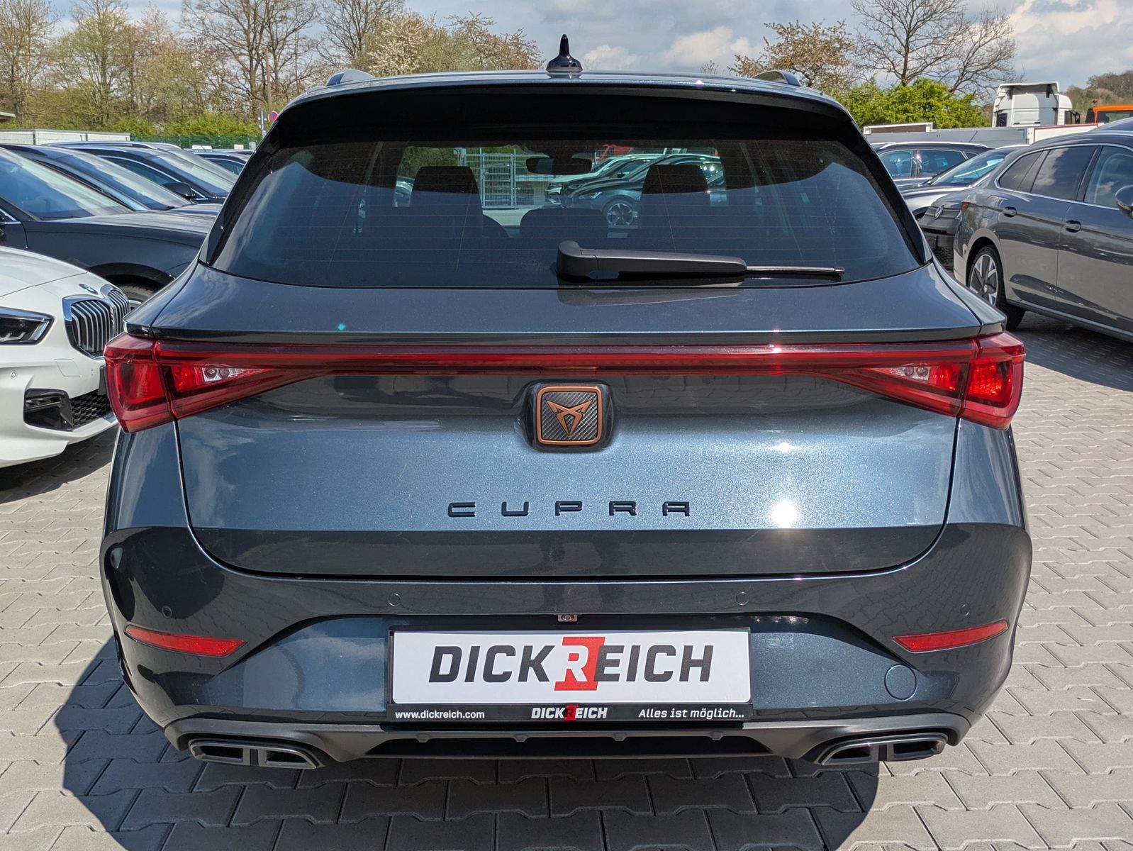 Fahrzeugabbildung CUPRA Leon 1.5 eTSI DSG MATRIX-LED*ACC*APP*KAMERA*18"