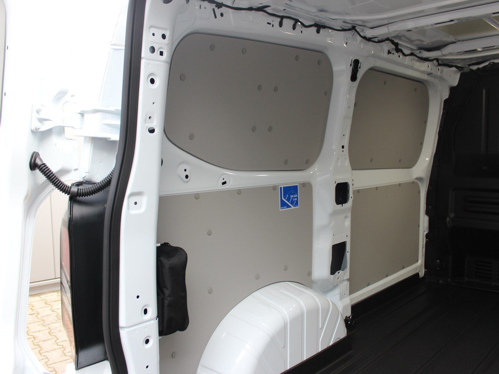 Fahrzeugabbildung Ford Transit Custom 320 L1 Trend FWD Plug-in Hybrid