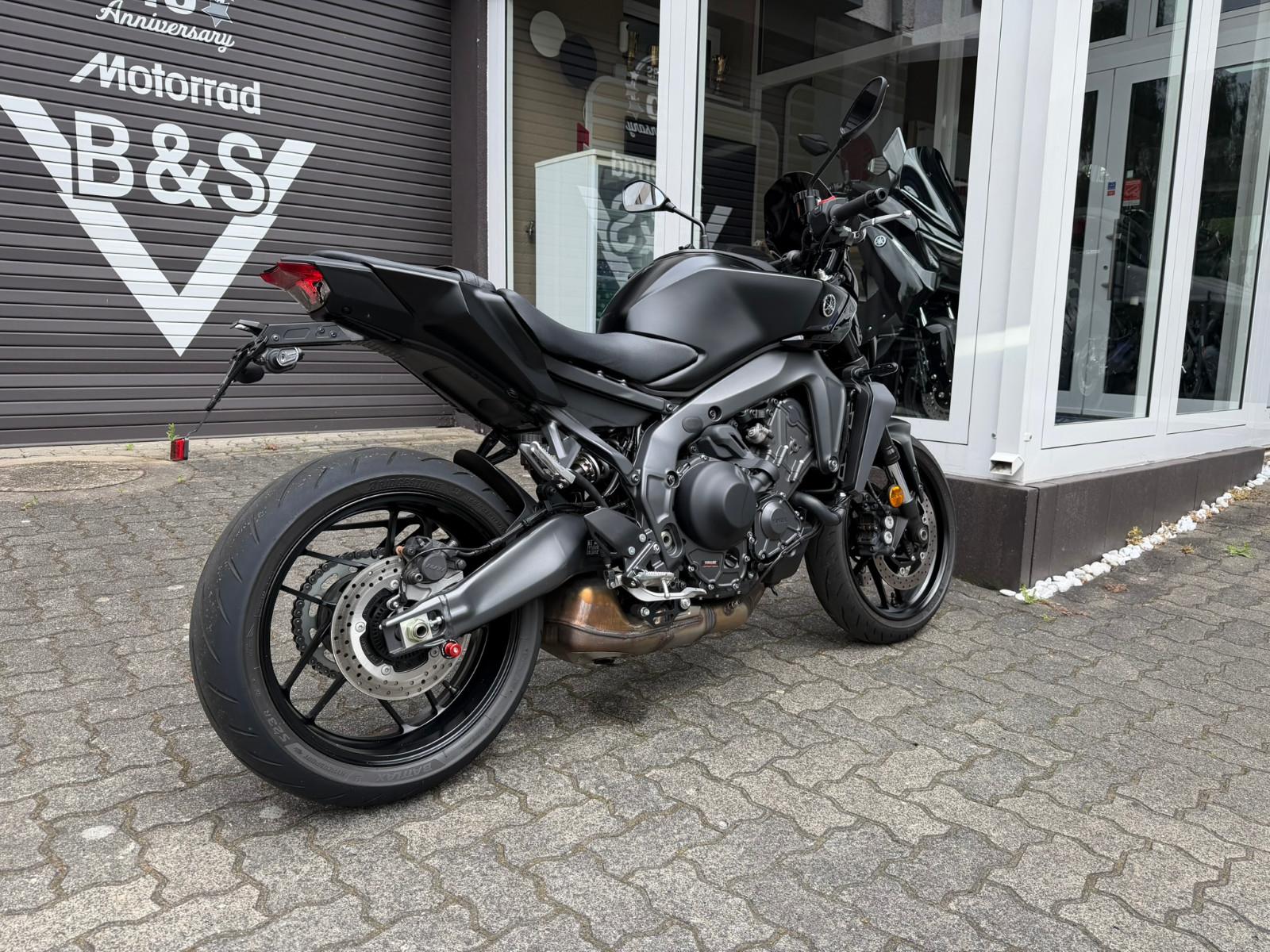 Yamaha MT-09 Y-AMT MT 09 1 Hand