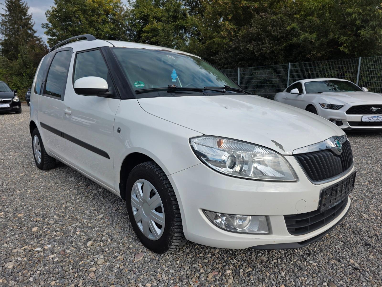 Skoda Roomster 2013 — interior