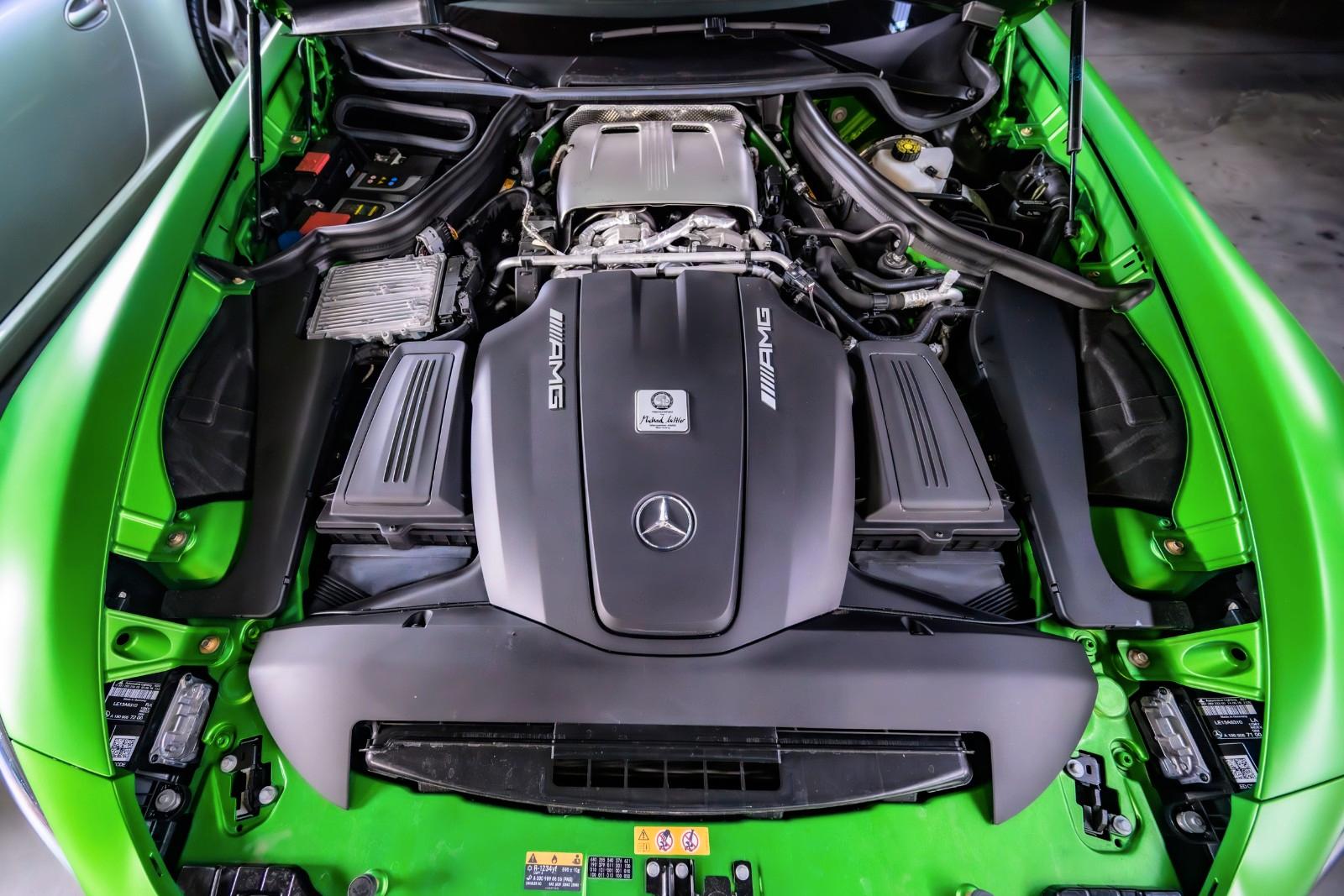 Mercedes-Benz AMG GT R