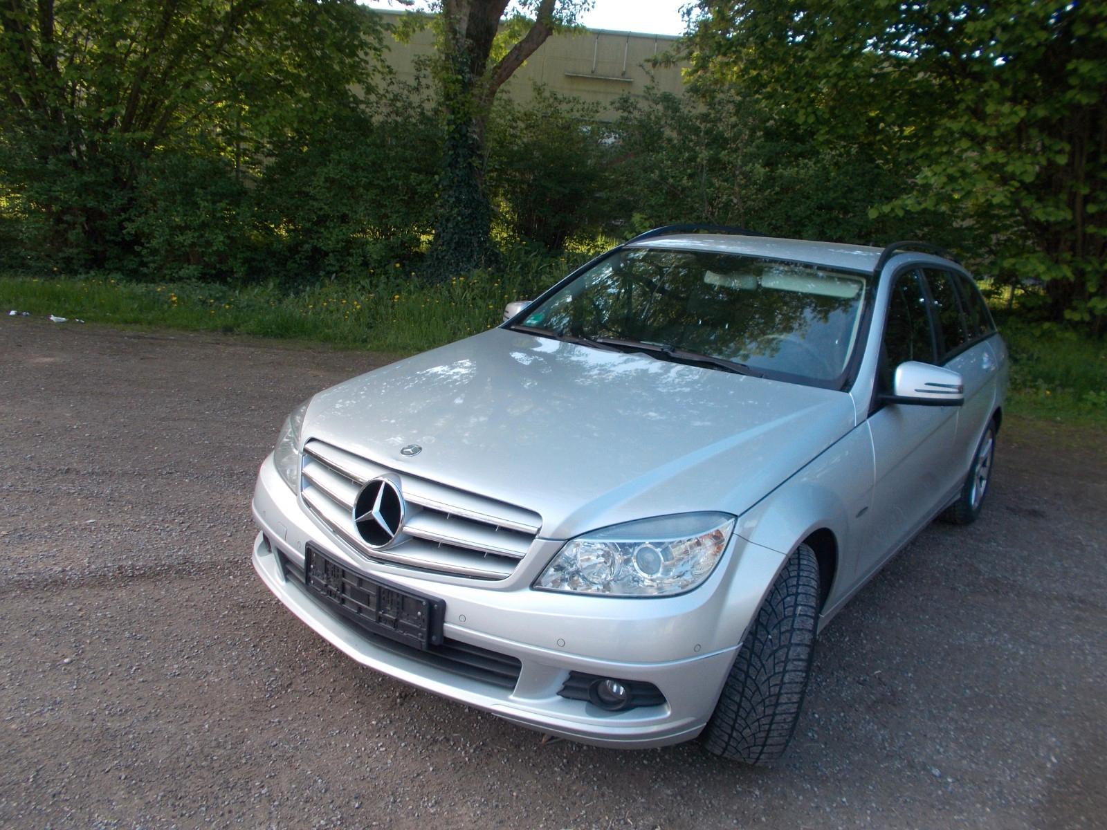 Mercedes-Benz C200 2011 — photo 9