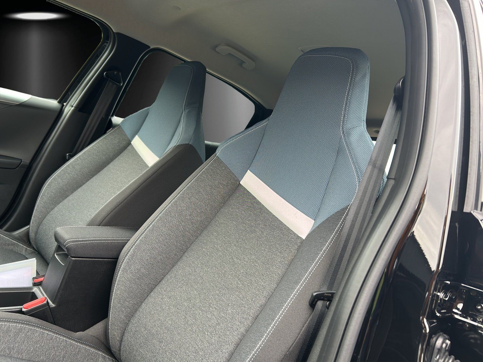 Fahrzeugabbildung Opel Frontera Edition Automatik ALLWETTER/PDC/TECH-PA