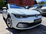 Volkswagen Golf VIII Lim. Style/LEDER/ACC/NAVI/MASSAG/MEMOR - VW Golf Gebrauchtwagen in Stuttgart