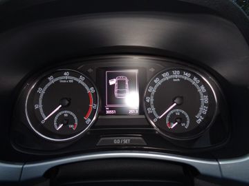 Bild 15 Skoda Fabia Combi Amb 1.0 95PS PDC SHZ NAVI BT GJR TEM