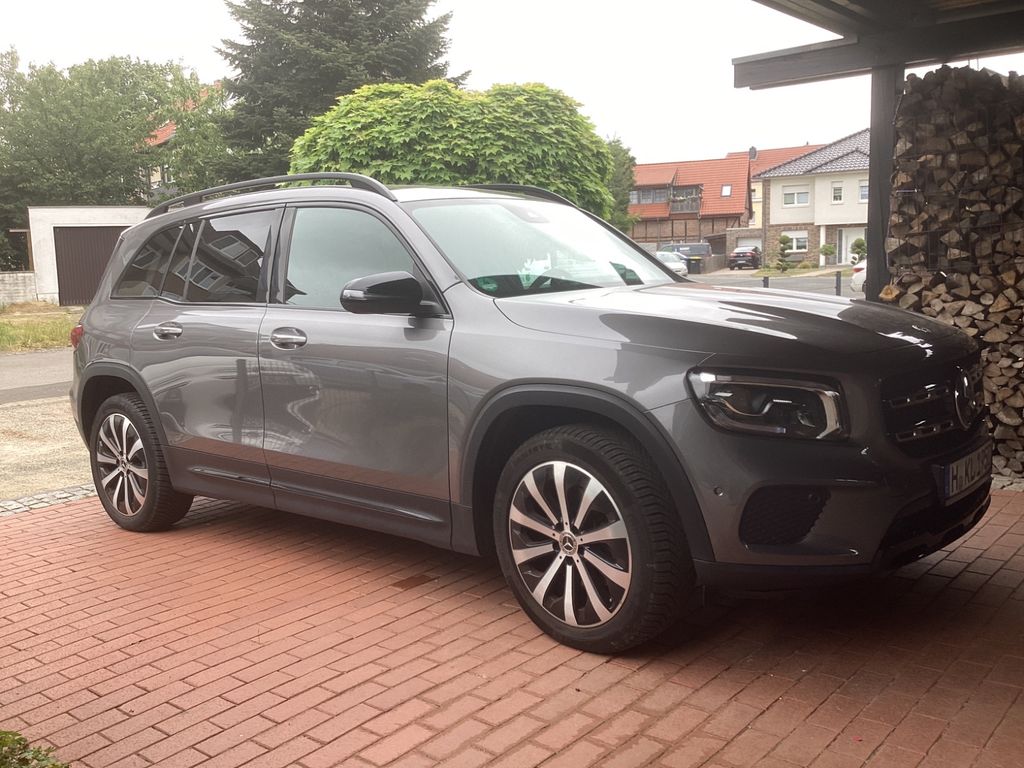 Image of Mercedes-Benz GLB 200