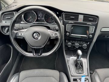 Volkswagen Golf - 11