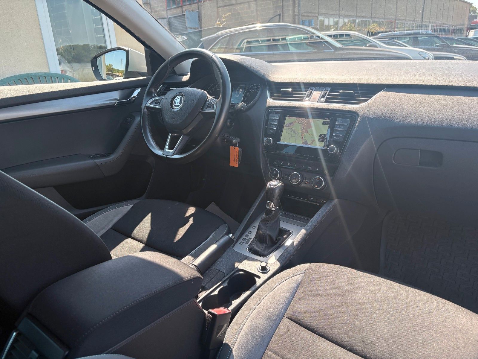 Fahrzeugabbildung SKODA Octavia 2.0 TDI Combi Joy DSG Navi Xenon SCHECKH