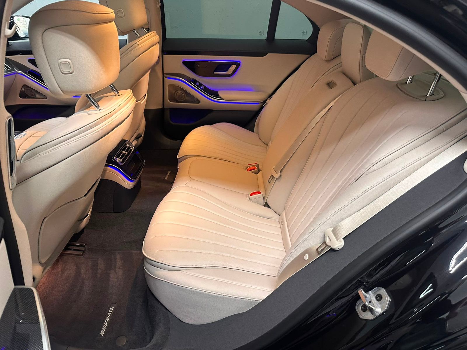 Fahrzeugabbildung Mercedes-Benz S 350 d AMG-LINE *PANO*HEADUP*3D*KEYGO*