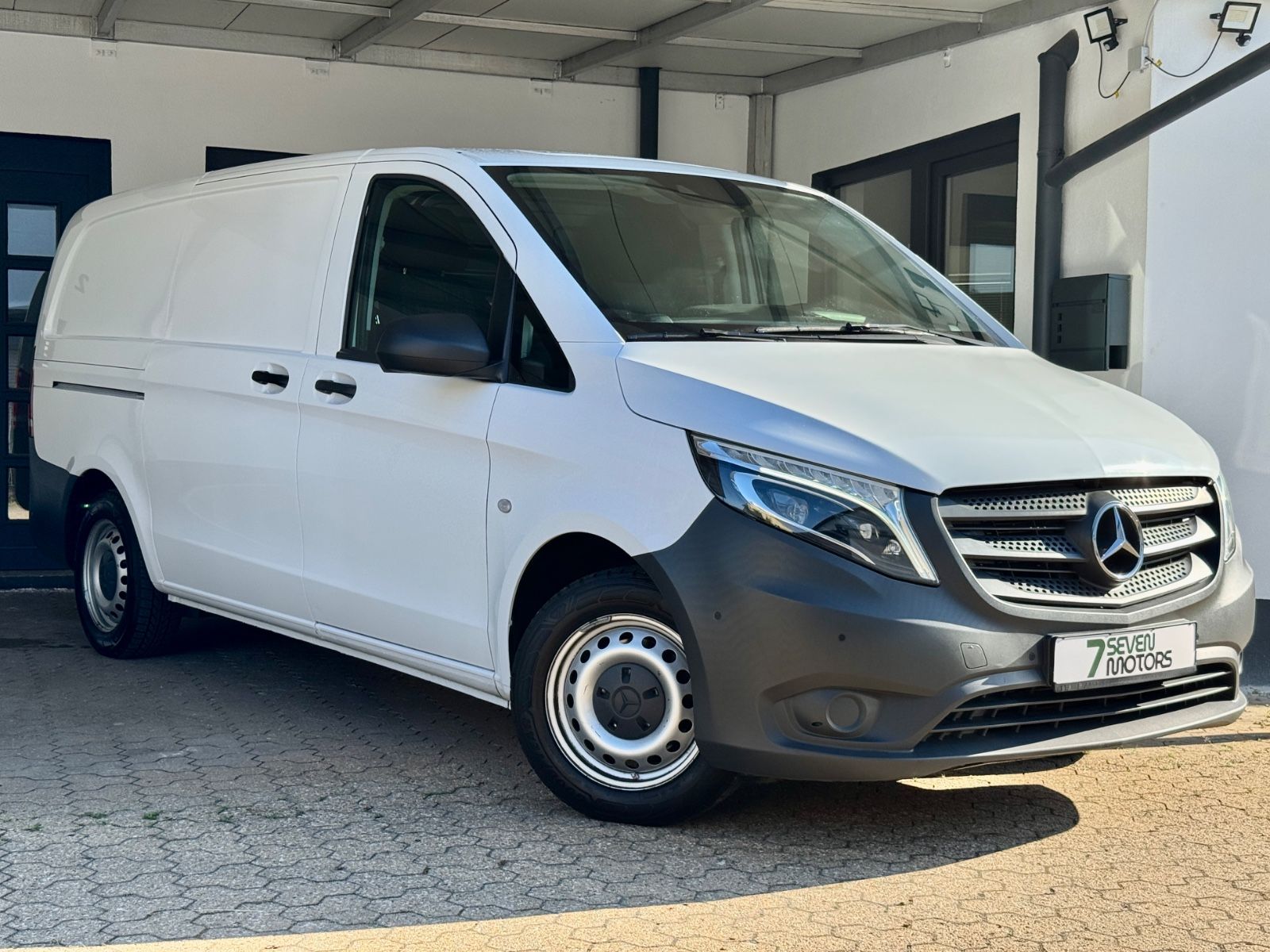 MERCEDES-BENZ Vito Kasten 114 Lang Navi LED Kamera AHK Regale