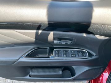 Mitsubishi Plug-in Hybrid Outlander - 9