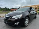Opel Astra J 1.4 Sports Tourer Selection - Opel Astra: Sports Tourer Selection