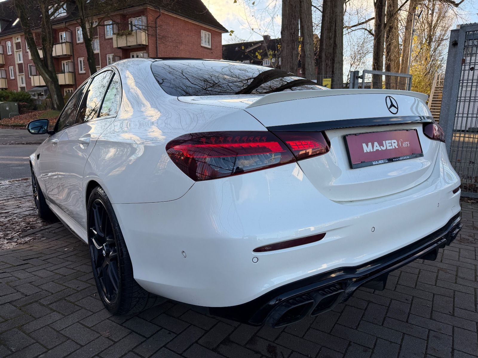 Fahrzeugabbildung Mercedes-Benz E 63s AMG 4Matic+ PANO*MEMO*BURMESTER*ACC*LED