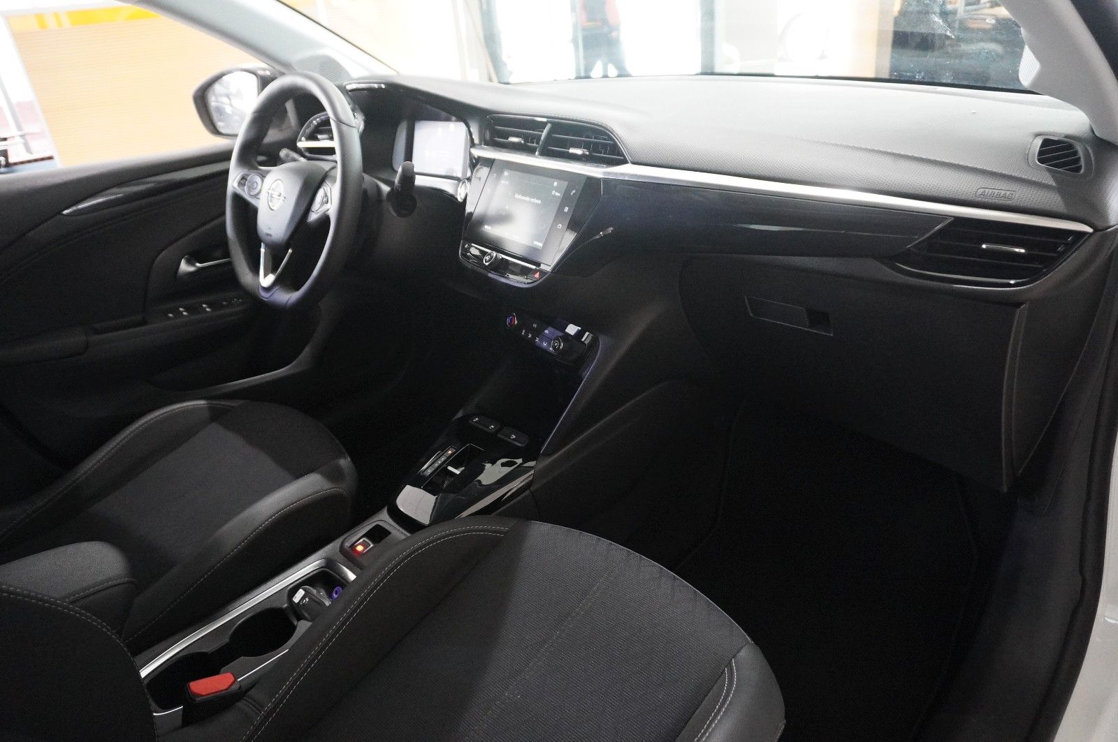 Fahrzeugabbildung Opel Corsa F 1.2T ELEGANCE NAVI/LED/KAMERA/SPORT/DAB+