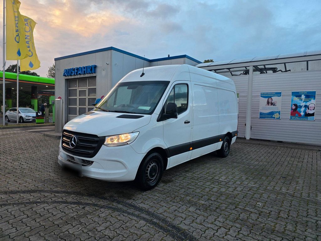 Image of Mercedes-Benz Sprinter