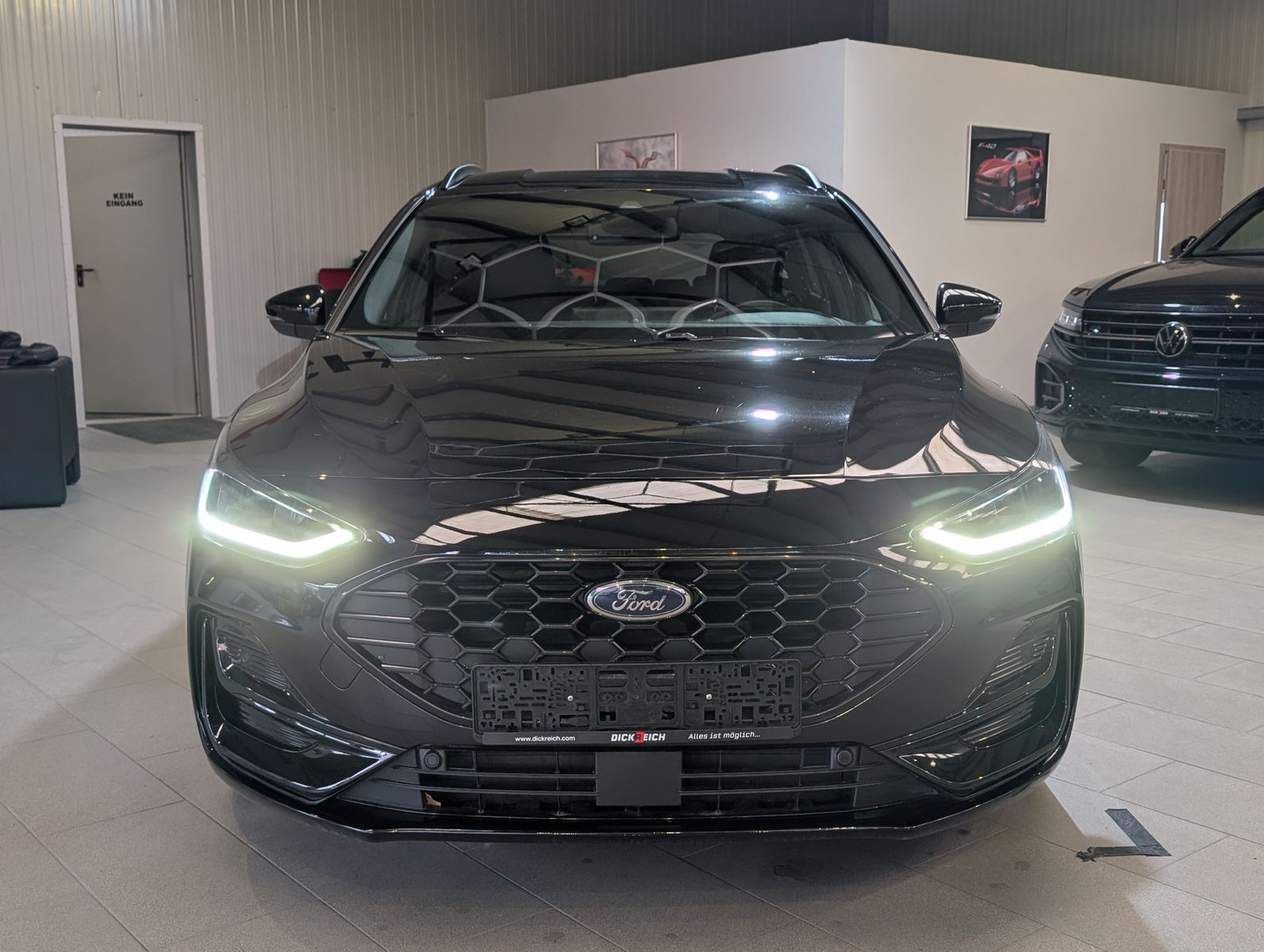 Fahrzeugabbildung Ford Focus 1.0 EcoBoost ST-Line ACC LED Styling-Paket