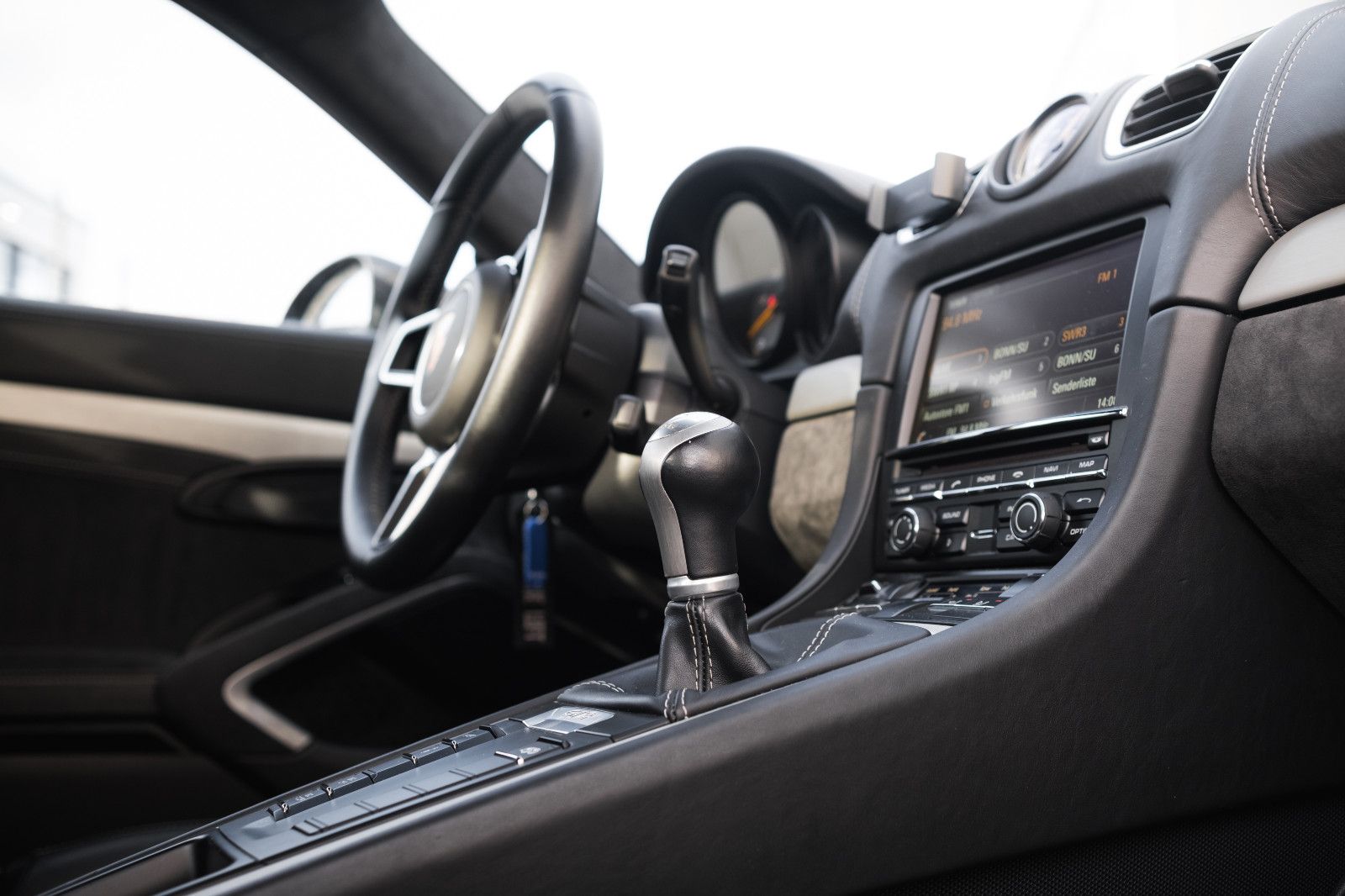 Fahrzeugabbildung Porsche Cayman 981 GT4- prom. Vorbesitz - MR Kit - 460PS