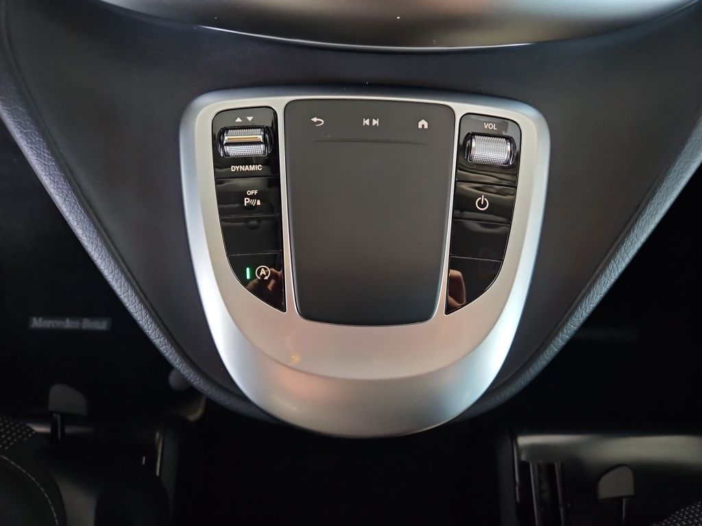 Fahrzeugabbildung Mercedes-Benz V 220 ED kompakt 7 Sitze LED STHZ 2,5t AHK MBUX