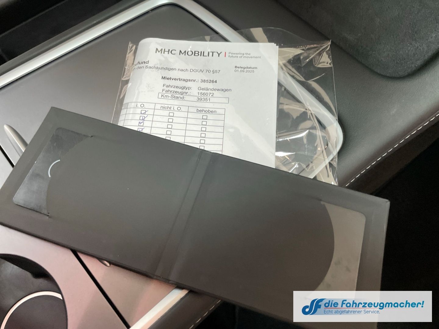 Fahrzeugabbildung Tesla Model Y Basis RWD Panorama Navi Soundsystem LED