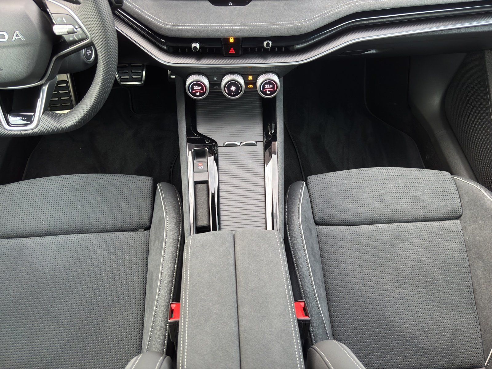 Fahrzeugabbildung SKODA Superb Combi Sportline 2,0 TSI 150 kW DSG